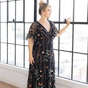 Kiyonna Embroidered Elegance Evening Gown 2X 18/20 Onyx